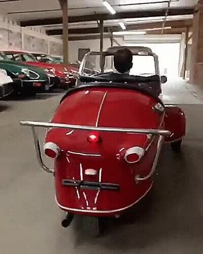 Si llevas este coche inmediatamente te conviertes en el rey del barrio coche,rey,barrio