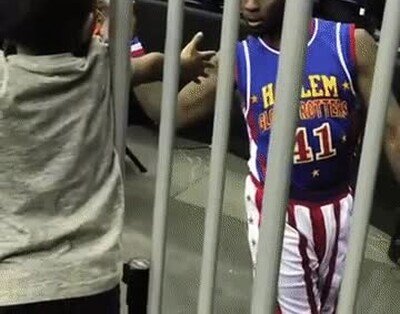 Enlace a Choque de manos a cámara lenta 