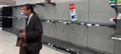 Enlace a Las estanterías de los centros comerciales estos días 