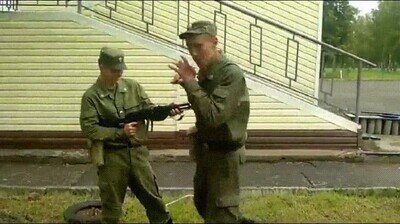 Enlace a Desarmando a una persona con fusil solo con las piernas
