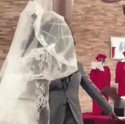 Enlace a Cuando te sorprendes de lo guapa que es tu novia 