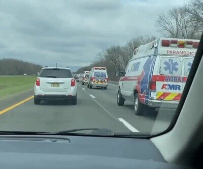 Enlace a Caravanas de ambulancias dispuestas a ayudar por el coronavirus 