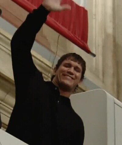 saludar,mama,antes,brazo