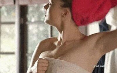 toalla,chica,vestido