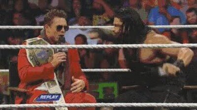 Enlace a Y luego dirán que la WWE es todo teatro. Le ha bajado la persiana