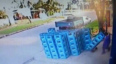 cajas,bebida,derramar