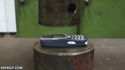 Enlace a Nokia 3310 contra una presa hidráulica
