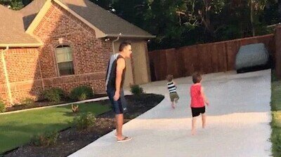 pared,ni&ntilde;os,correr,carrera