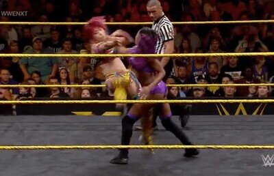 Enlace a Vale que está todo amañado, pero hay llaves de wrestling que es un flipe verlas