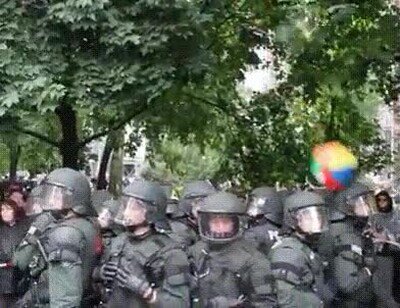 Enlace a ¿Quién dice que el ejército no sabe divertirse?