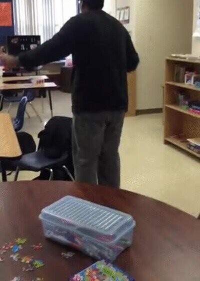 Enlace a Cheerleader pide a un chaval con autismo que vaya con ella al baile de graduación