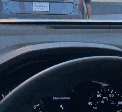 tesla,buscar,tapa,gasolina