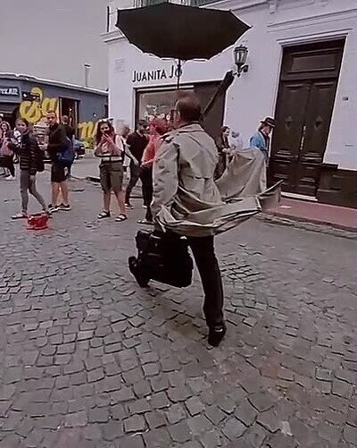 se&ntilde;or,atrapado,tiempo