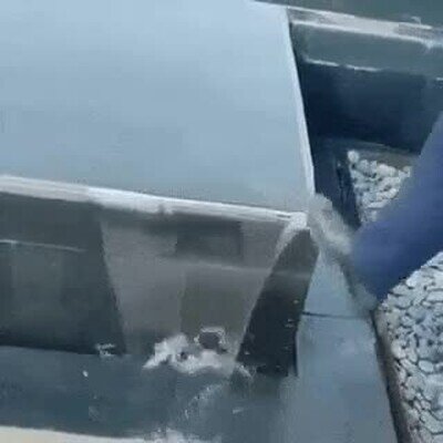 Enlace a Un dedo mágico que detiene el agua 