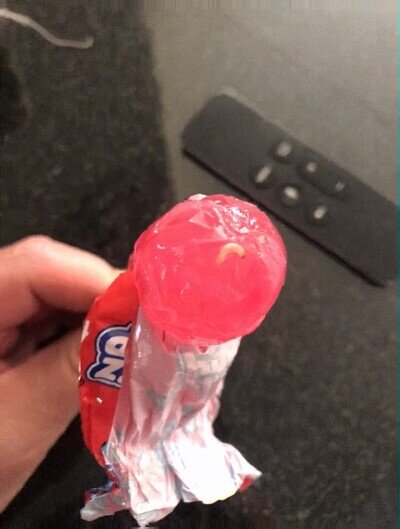 Enlace a Lo peor que te puedes encontrar dentro de un caramelo recién abierto