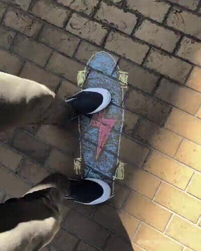 Enlace a Un paseo en skate creado con tiza y mucha paciencia