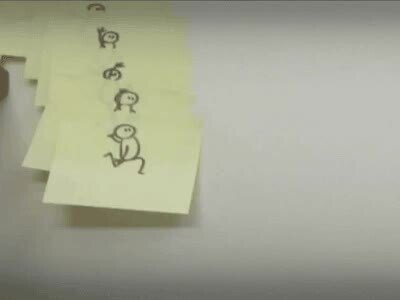 Enlace a Haciendo parkour con un muñeco dibujado en un papel