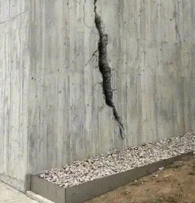 Enlace a Parece una grieta en la pared pero cuando te acercas alucinas