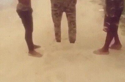 Enlace a La forma más cool de ponerse los pantalones