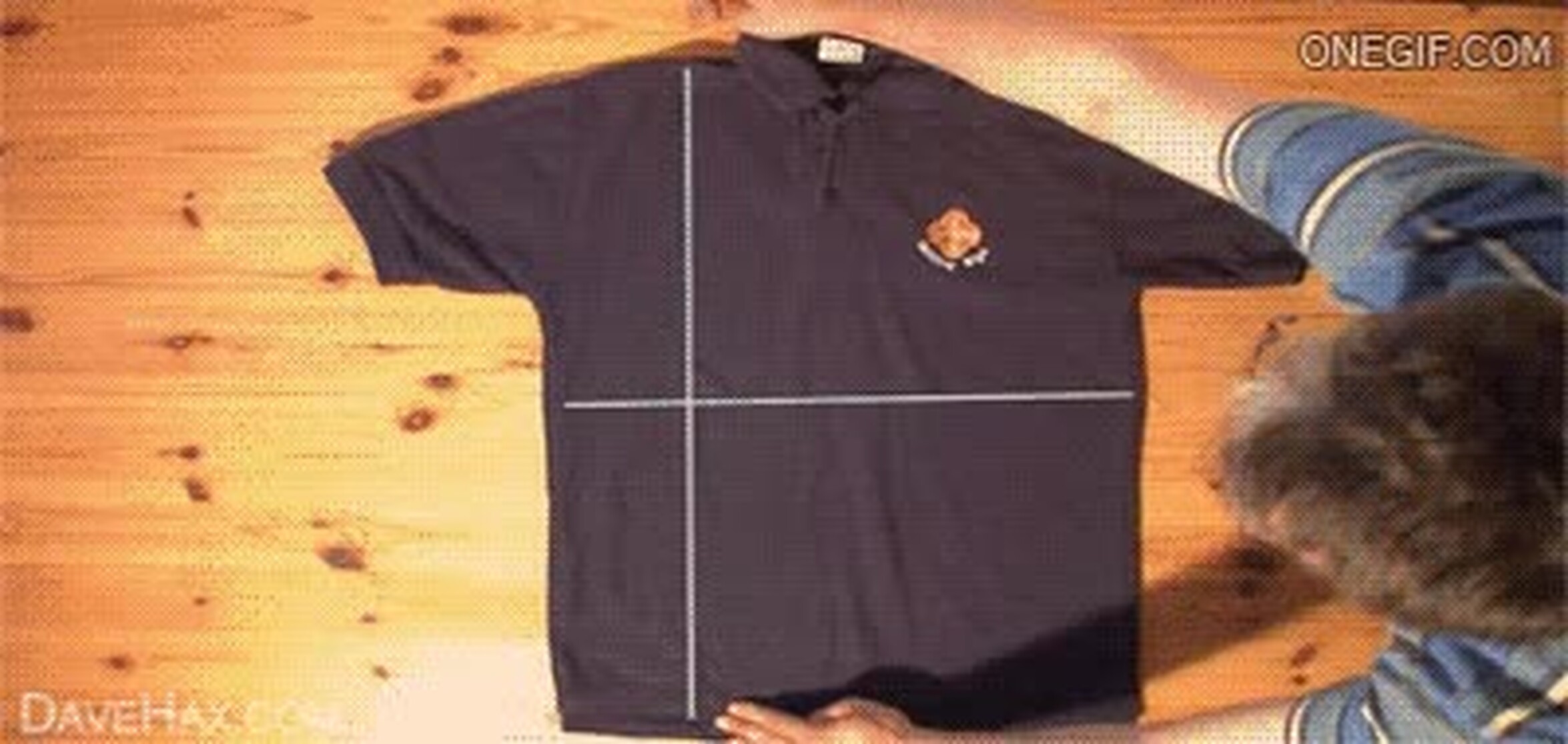 Gif De Truco Para Doblar La Camisa Folding Shirt Trick GIFs | Tenor