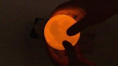 Enlace a Una lámpara de la luna. La necesito