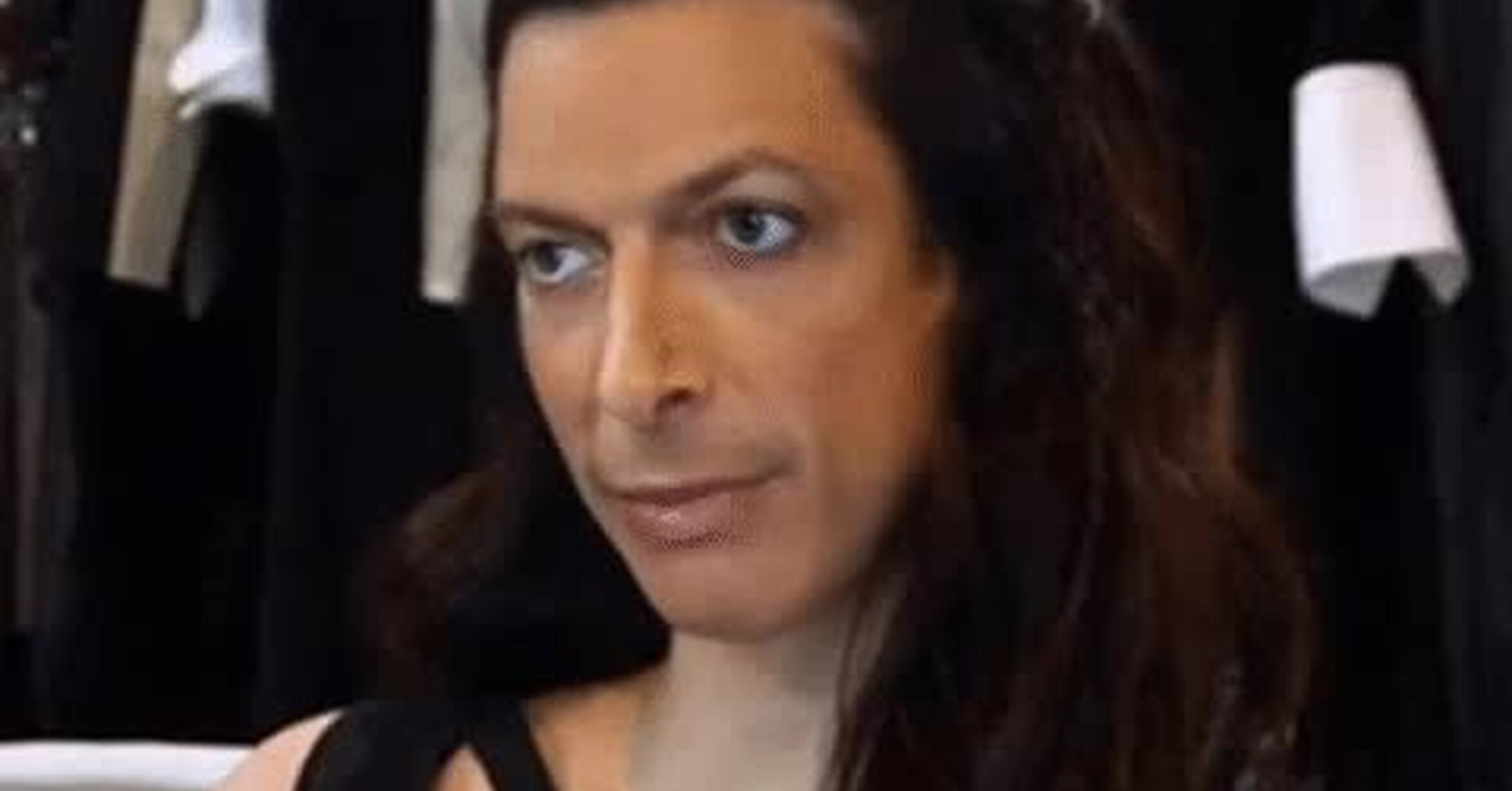 ¡Vaya GIF! / Jeff Goldblum como Kim Kardashian em da un mal rollo tremendo