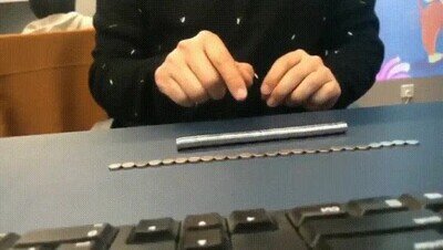 Enlace a Jugar con imanes a cámara lenta es impresionante