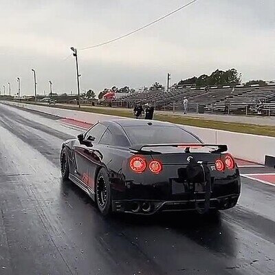 coche,salir,rapido,frenar