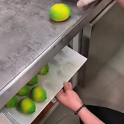 Enlace a Un postre diseñado con la forma de un limón