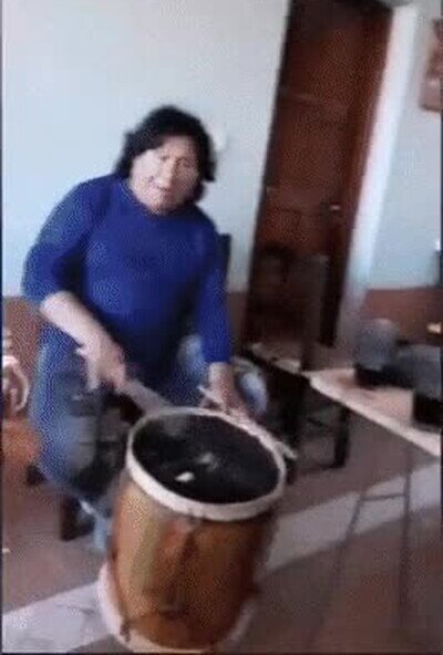 Enlace a Algo me dice que tocan bastante mal