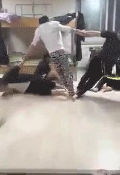 aburridos,suelo,gente