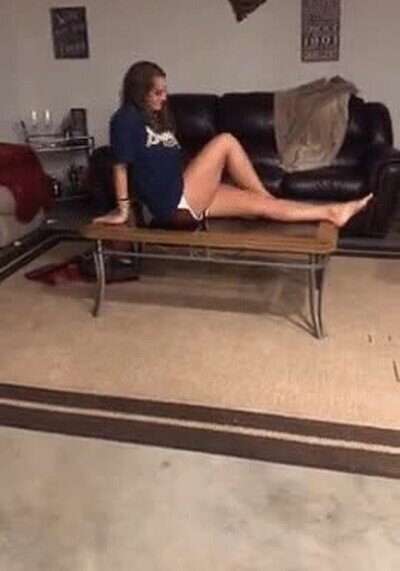 Enlace a Cuidado con jugar encima de la mesa de cristal