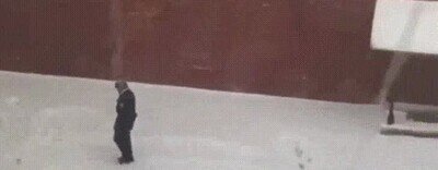 Enlace a Al menos alguien está trabajando en el Kremlin en estos momentos