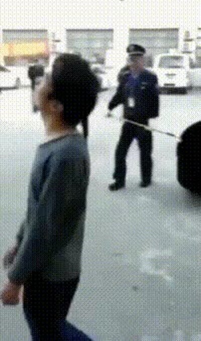 Enlace a La policía de Beijing no es demasiado discreta