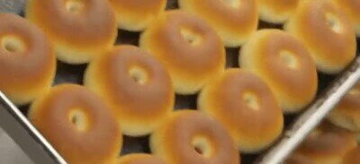 Enlace a Es hipnótico ver cómo se preparan esos panecillos