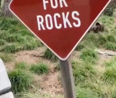 Enlace a Cuidad con las rocas