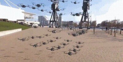 Enlace a 56 drones volando en formación