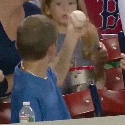 ni&ntilde;o,mayor,rompe corazones