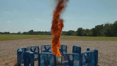 Enlace a Un tornado de fuego a cámara lenta