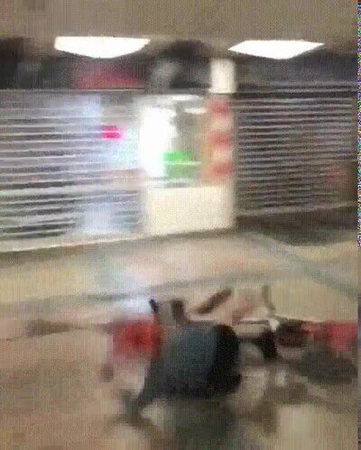 Enlace a Fue una mala idea intentar bajar las escaleras encima de la bici