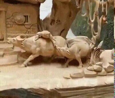 Enlace a Tremendo el nivel que tiene manipulando madera