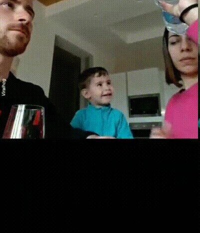botella,agua,frente,niño