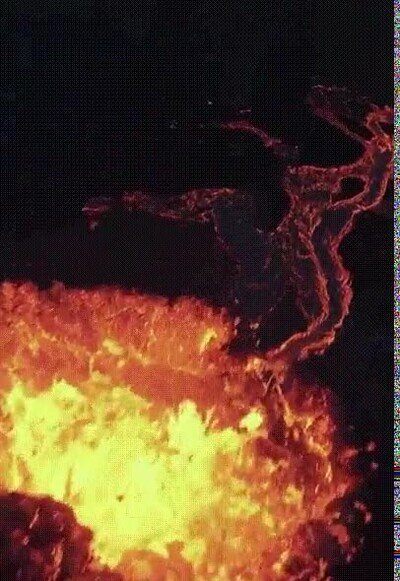 Enlace a Espectacular vídeo en un volcán grabado con un dron