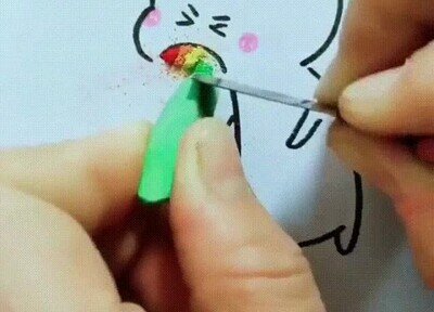 Enlace a Cuando quedas con esa parejita que no para de darse besos y van de la mano