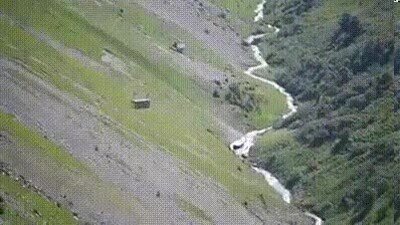 Enlace a Transporte aéreo para vacas en los Alpes Suizos