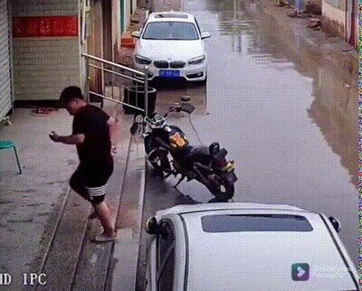 Enlace a Esta escalera parece estar maldita