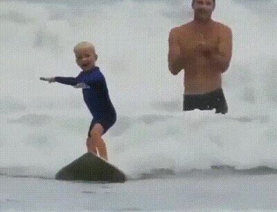 Enlace a La mirada y la sonrisa e un padre orgulloso