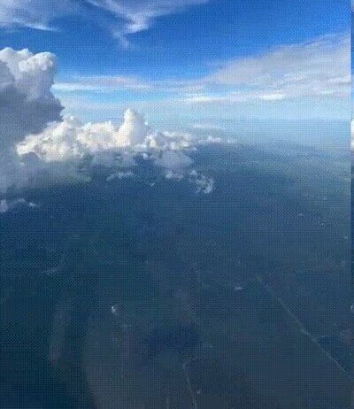 Enlace a Volar por encima de las nubes es una de las cosas más hermosas que puedes ver
