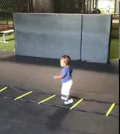 Enlace a Quiere entrenar con su padre cada día