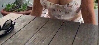 Enlace a Bebiéndose un vaso del tirón sin usar las manos